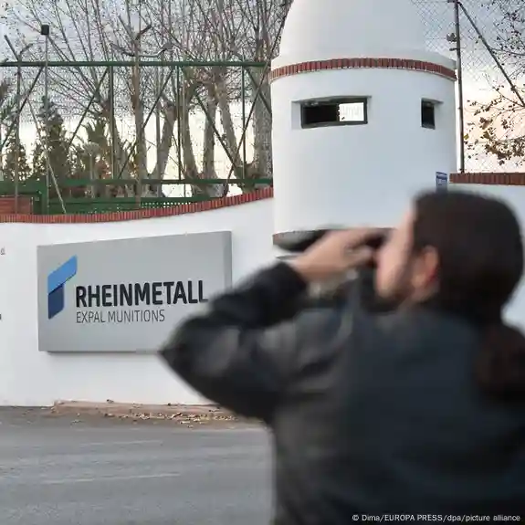 A fire   injured six men  after an explosion at a Rheinmetall ammunition factory in Spain.