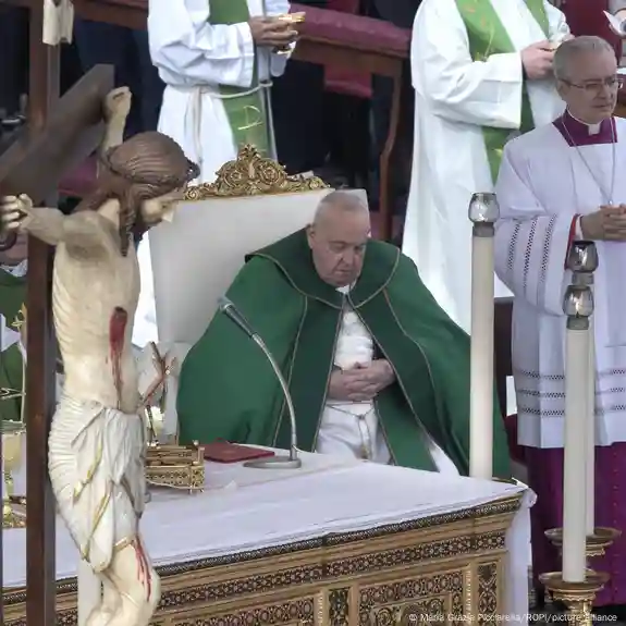Pope Francis Faces "Complex" Health Situation, Concerns Rise