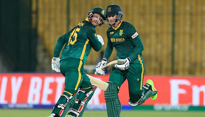 South Africa defeated England by seven wickets by comfortably chasing 180 runs