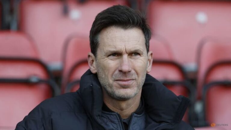 Manchester City women dismiss coach Gareth Taylor
