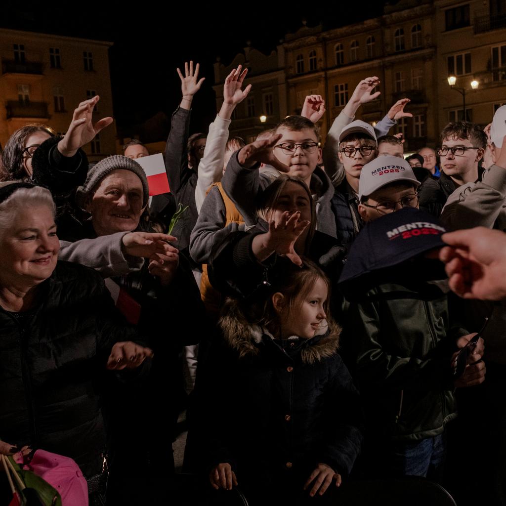 Polish Far Right Gains Momentum Ahead of Presidential Election