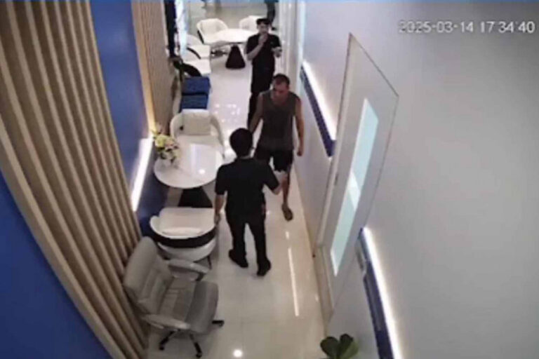 German Patient Attacks Dentists, Police Urged