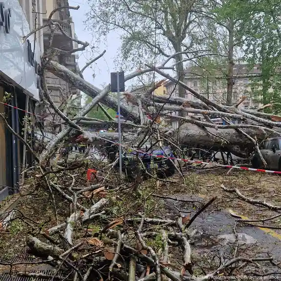 Deadly storm hits north Italy, Switzerland, French Alps Deadly storm hits north Italy, Switzerland, French Alps