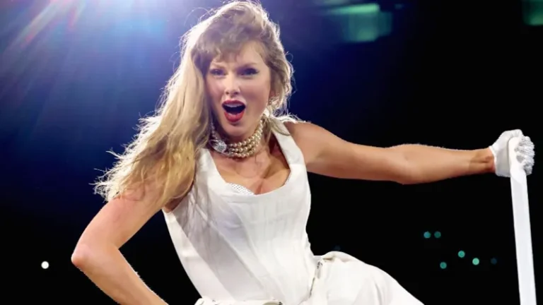 Taylor Swift has bought back the rights to her first six albums, ending a long-running battle over the ownership of her music.