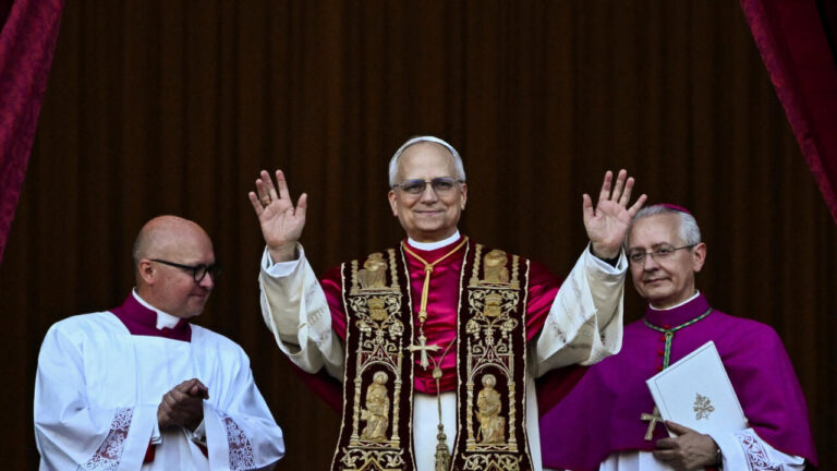 Peace be with you,’ Pope Leo IV says in first public address