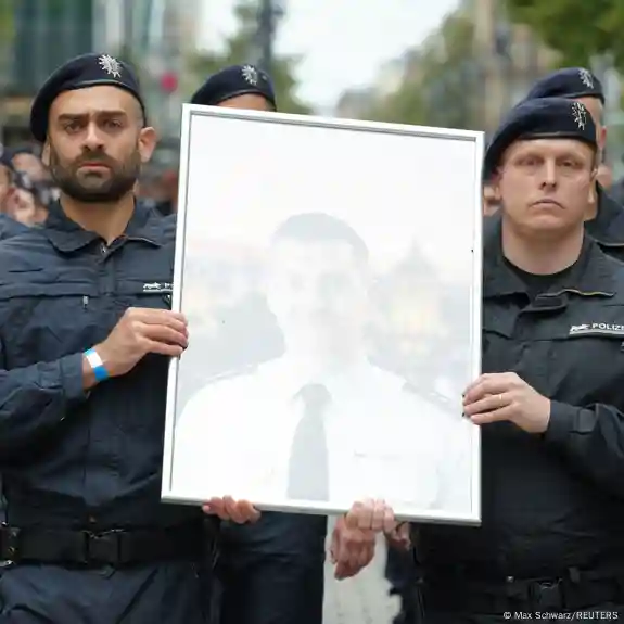 Germany : Mannheim to remember knife attack victim