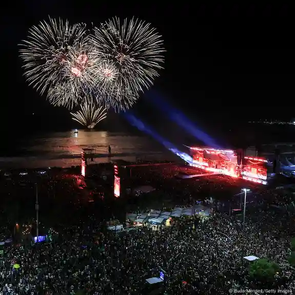 Brazil police foil bomb plot on Lady Gaga concert in Rio .