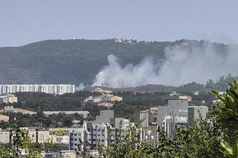 Navy plane crashes in South Korea, killing all 4 crew members