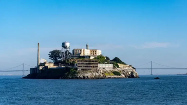 Trump orders reopening of notorious Alcatraz prison”