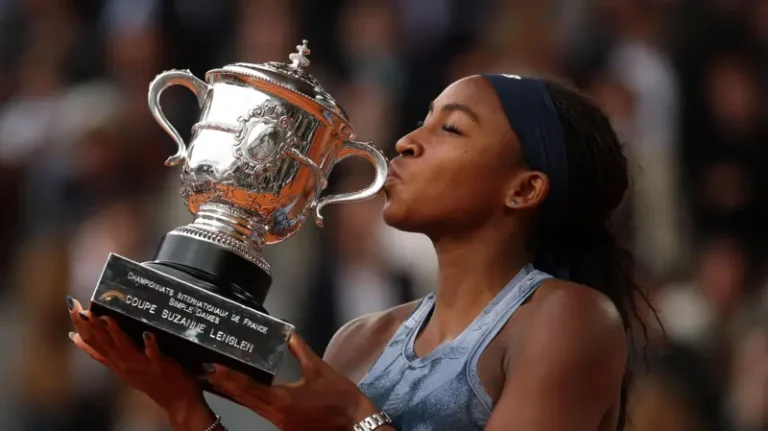 Coco Gauff won the first French Open singles title of her career by fighting back to beat world number one Aryna Sabalenka in a rollercoaster final.