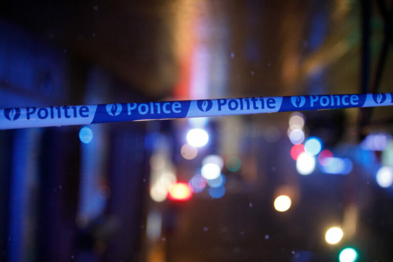 Sunday night in Brussels was violent: a man was shot in Molenbeek and stabbed in Midi station.