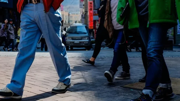 South Korean woman fined for pulling down male colleague’s trousers”South Korean woman fined for pulling down male colleague’s trousers