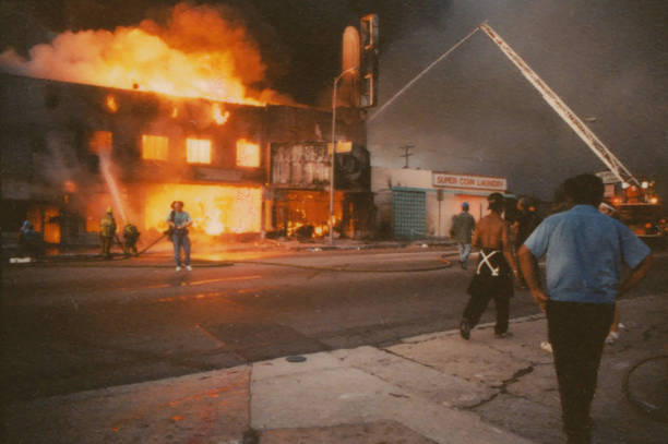 Mass arrests in LA as police enforce night-time curfew