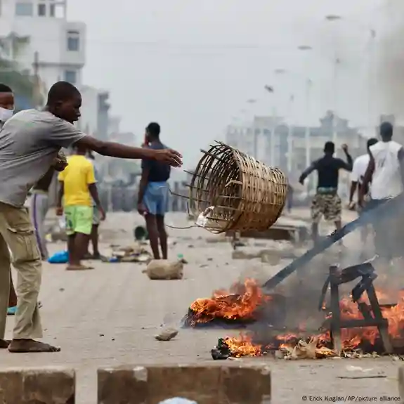 Togo: Rights groups report several killed in demonstrations  .