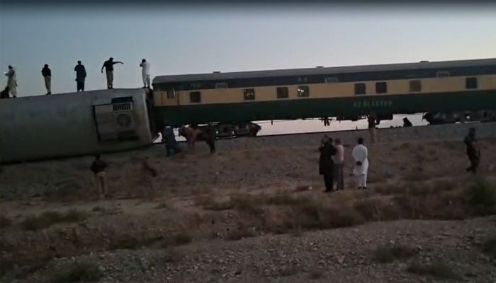 Pakistan: Explosion derails Jaffar Express in Mastung, injures several passengers