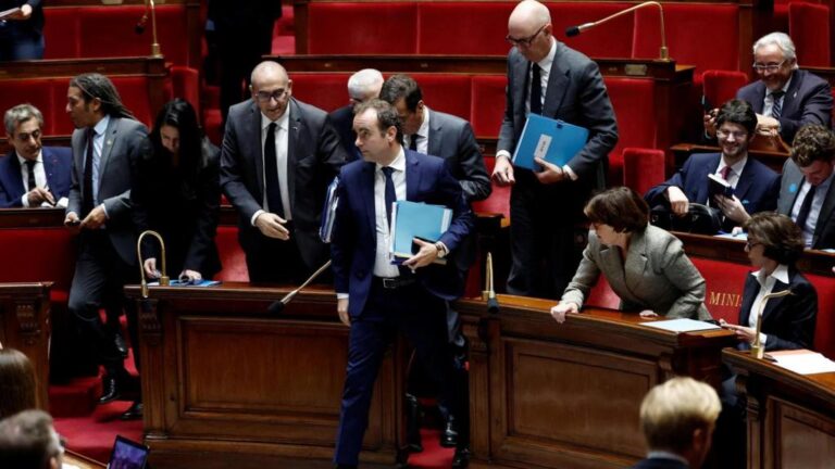 French PM Sébastien Lecornu narrowly survives first no-confidence vote by MPs-BBC
