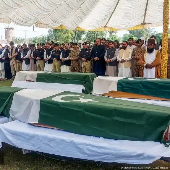 Pakistan UPDATE :Pakistani Taliban claim attacks in northwest that killed 23.