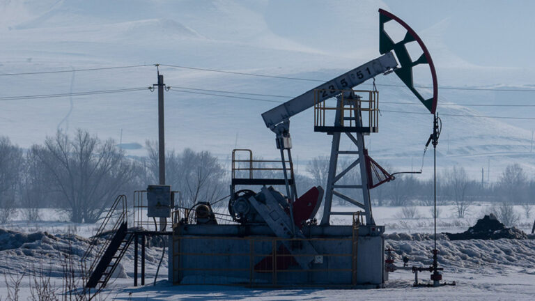 At least four of China’s state-owned oil companies have temporarily suspended purchases of Russian oil shipped by sea following new U.S. sanctions on energy giants Rosneft and Lukoil.